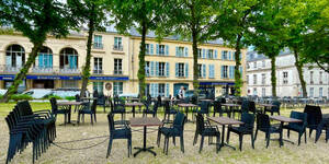 restaurant