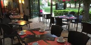 restaurant