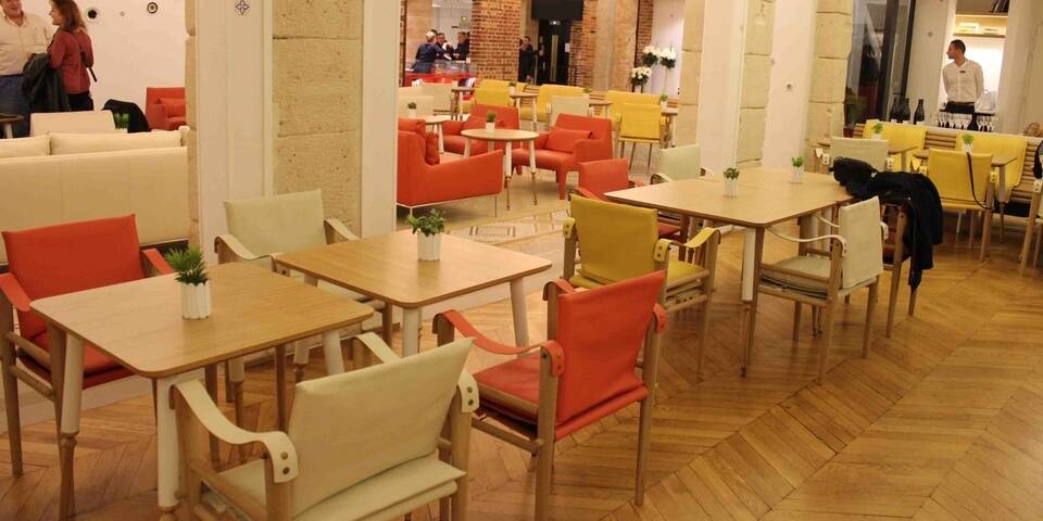 restaurant