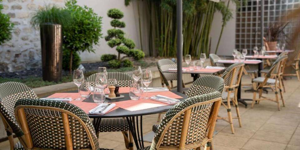 restaurant