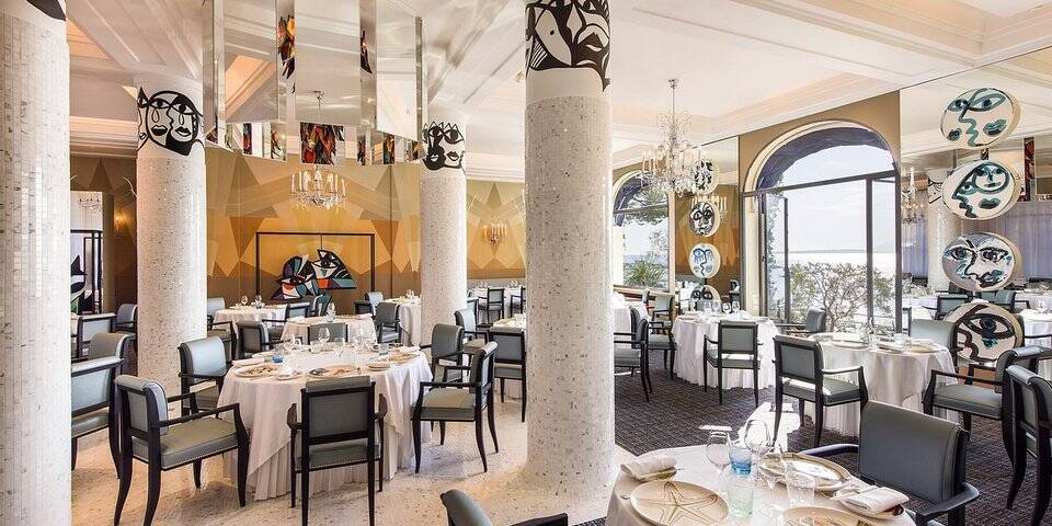 restaurant