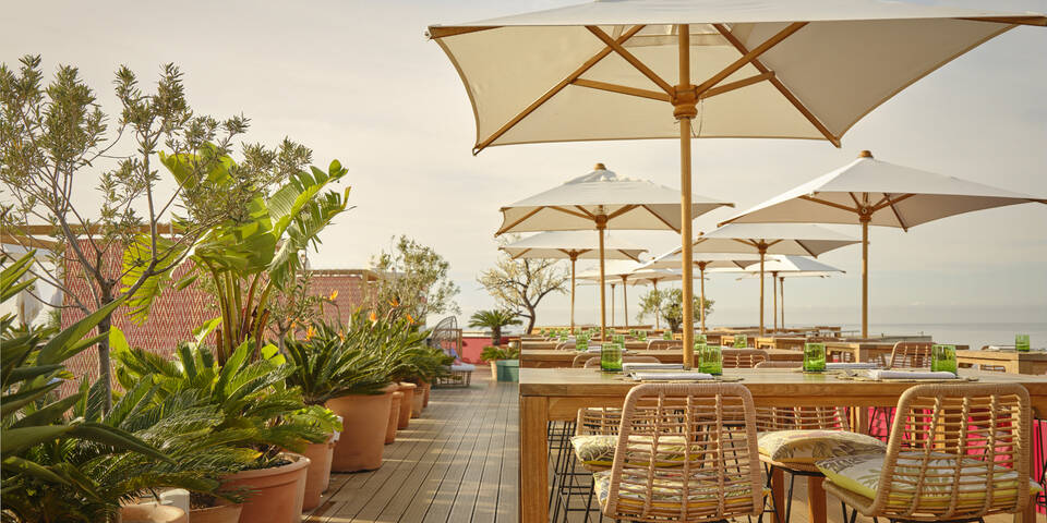 restaurant