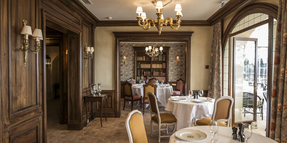 restaurant