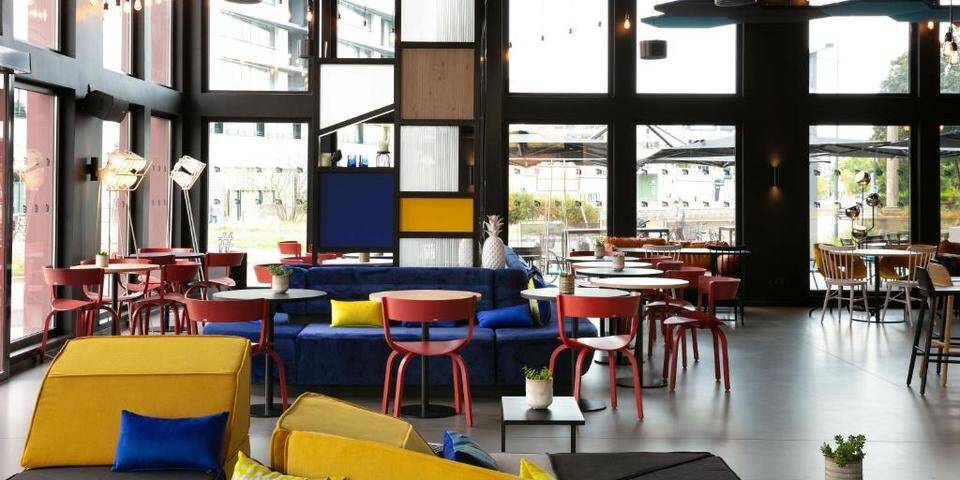 restaurant