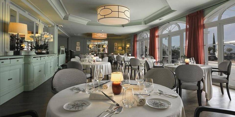 restaurant