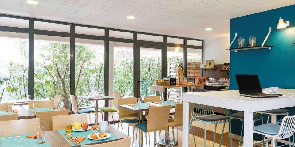 restaurant
