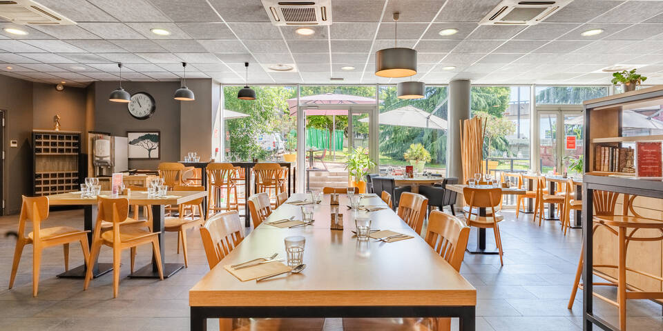 restaurant
