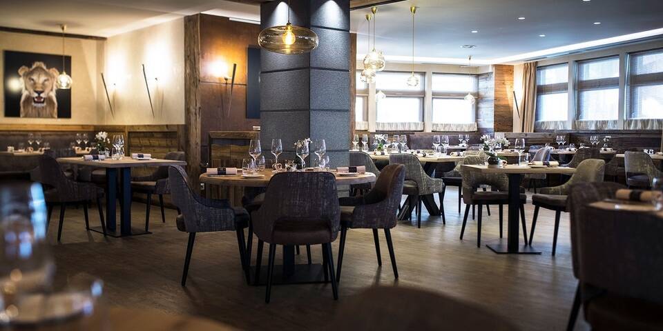 restaurant