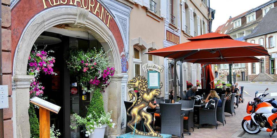 restaurant