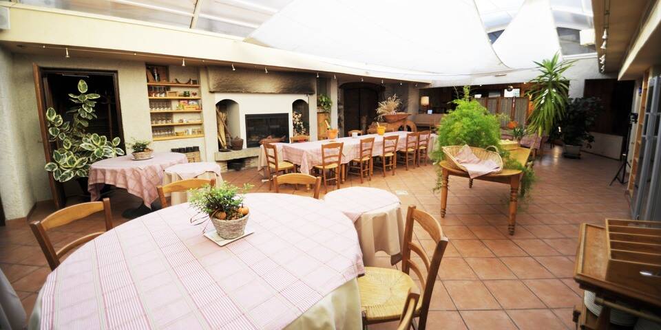 restaurant