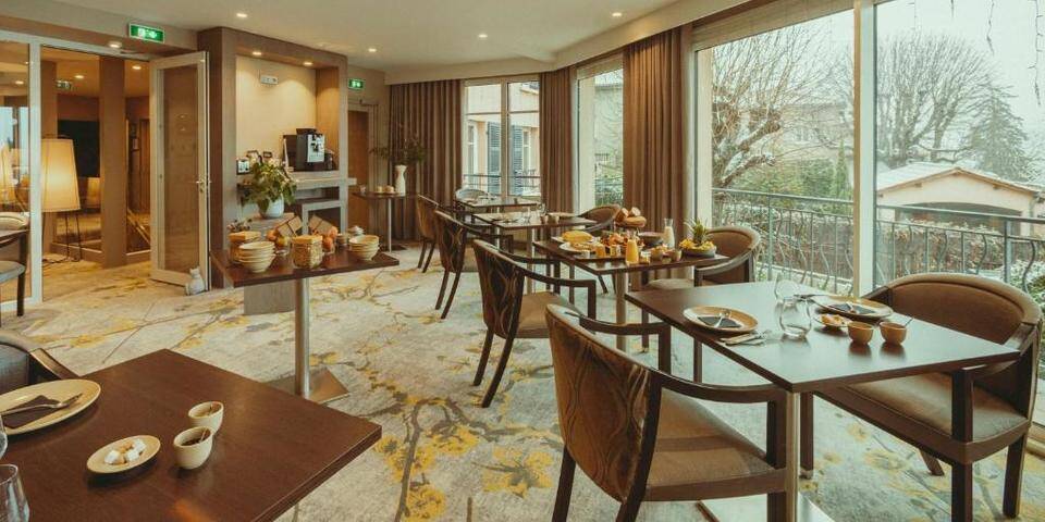 restaurant