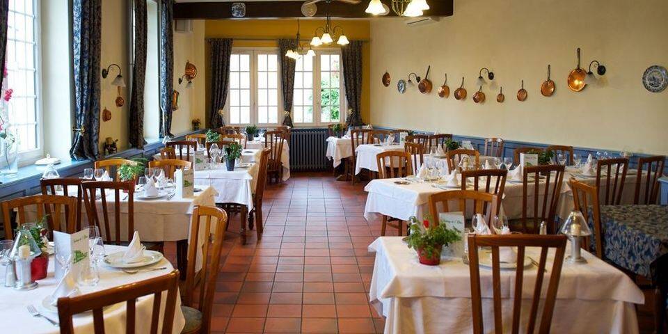 restaurant