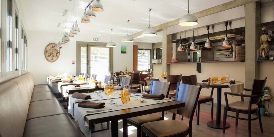 restaurant