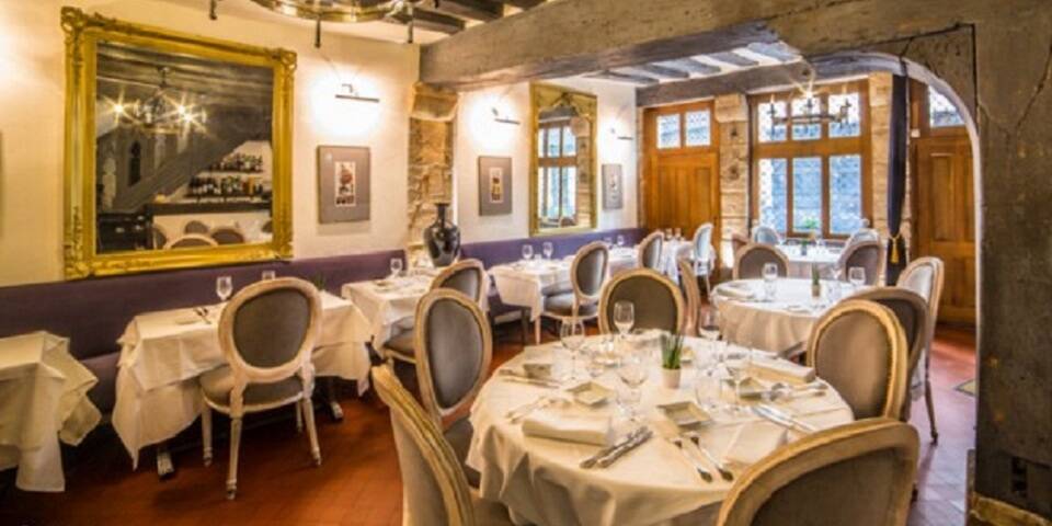 restaurant