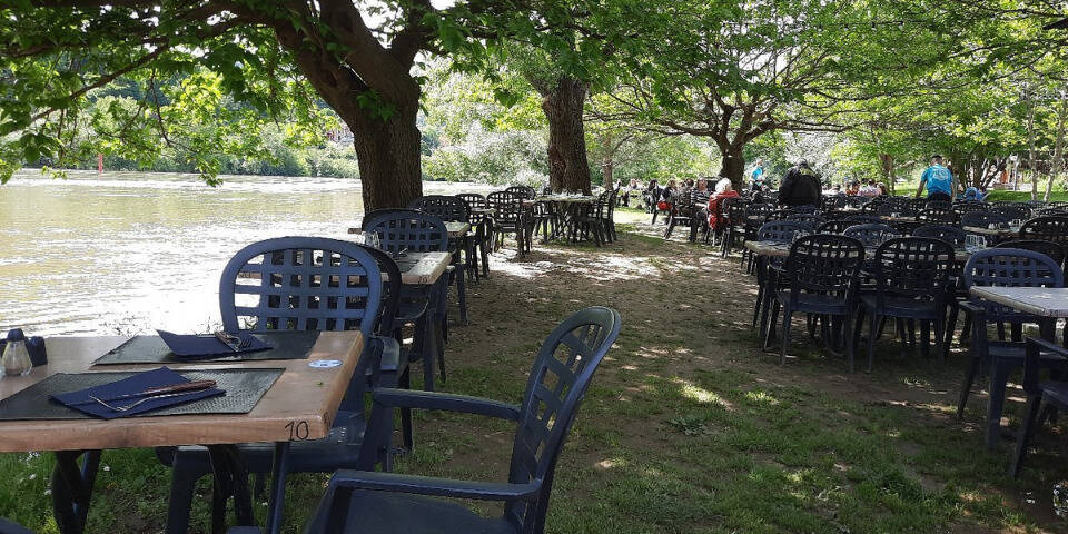 restaurant