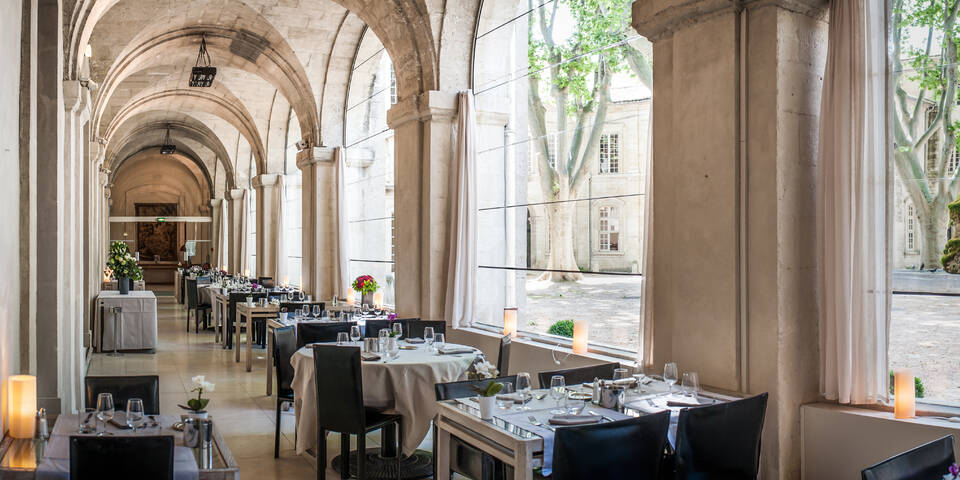 restaurant