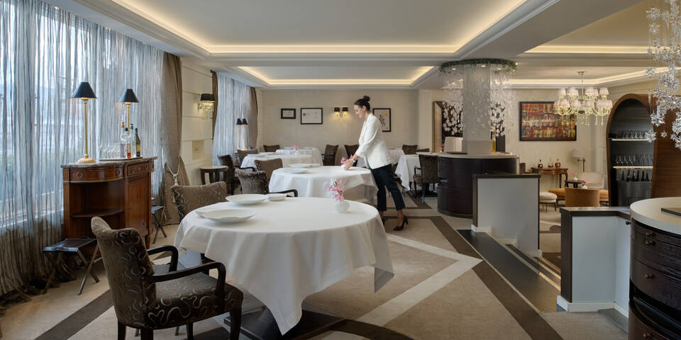 restaurant