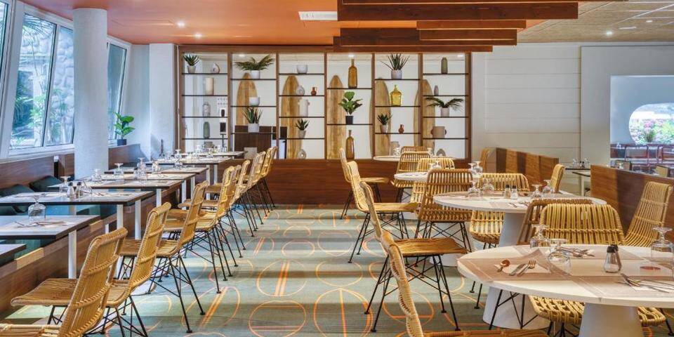 restaurant