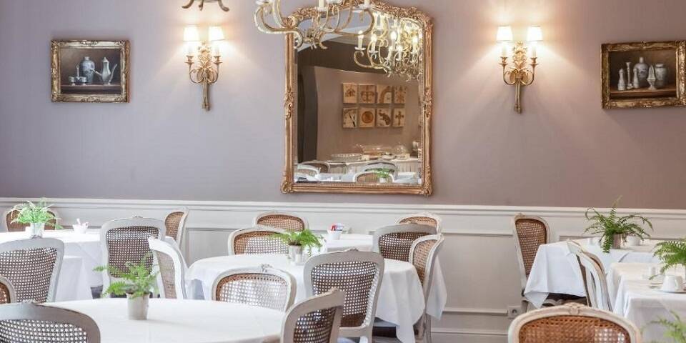 restaurant