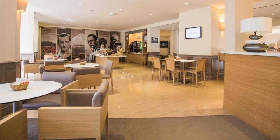 restaurant