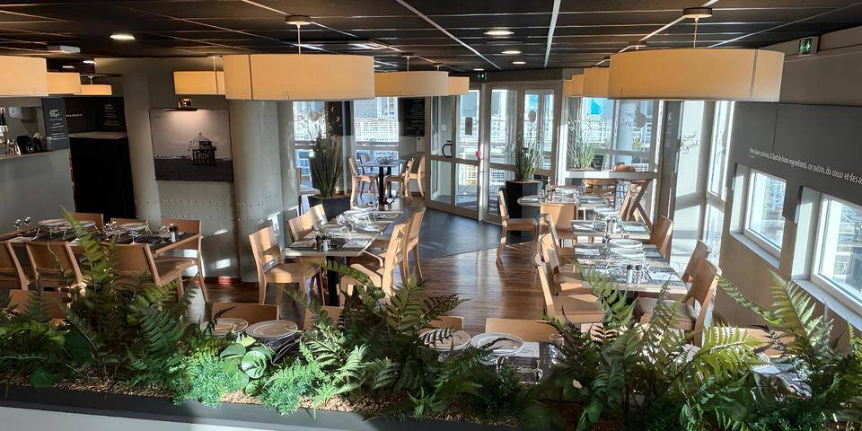 restaurant
