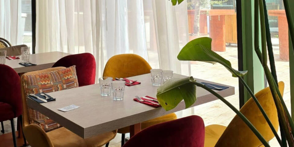 restaurant