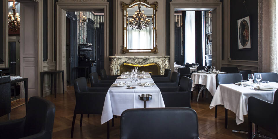 restaurant