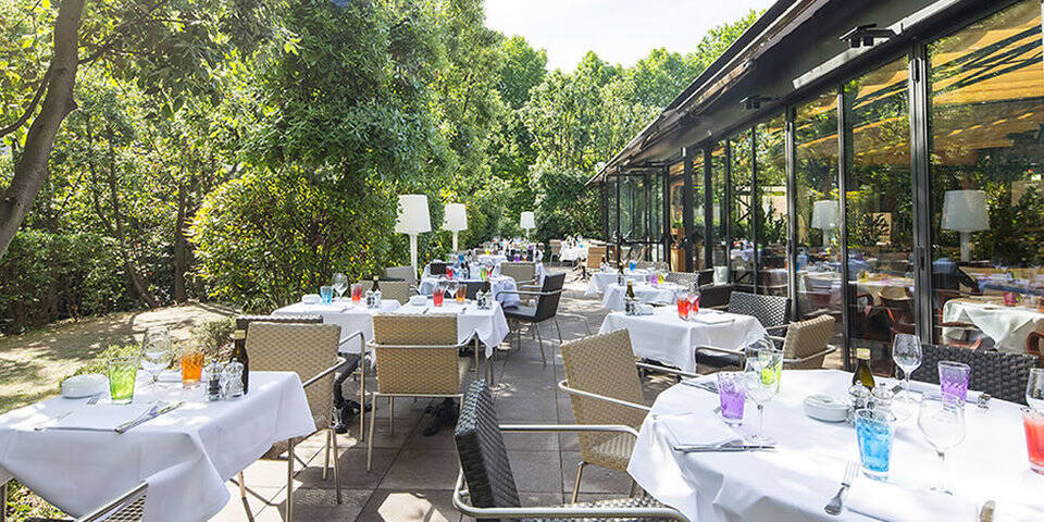 restaurant