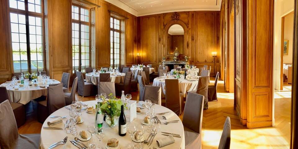 restaurant