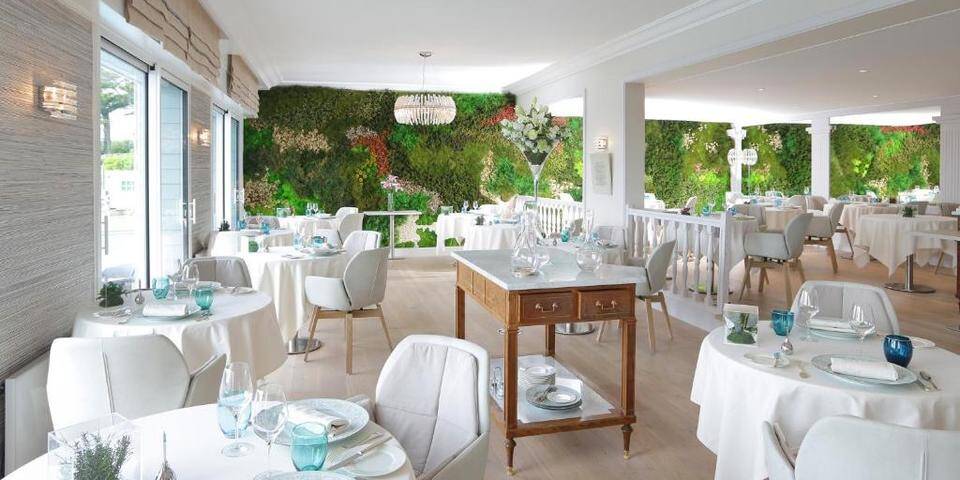 restaurant