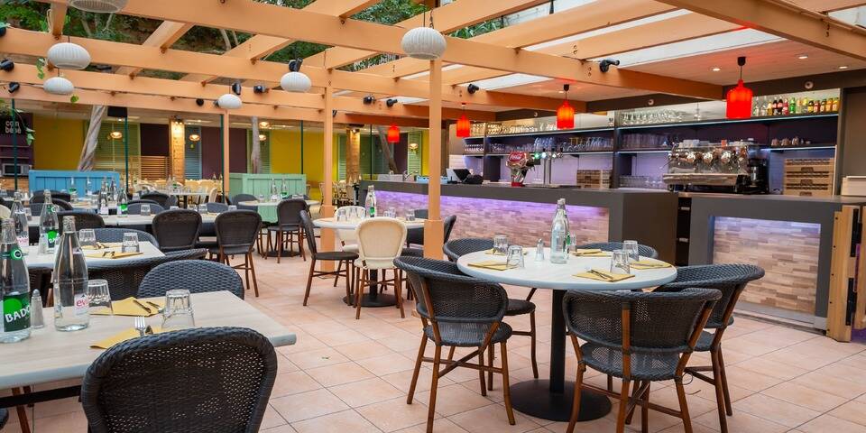 restaurant