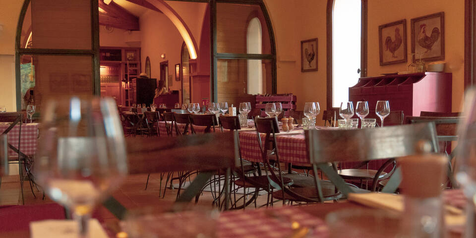 restaurant