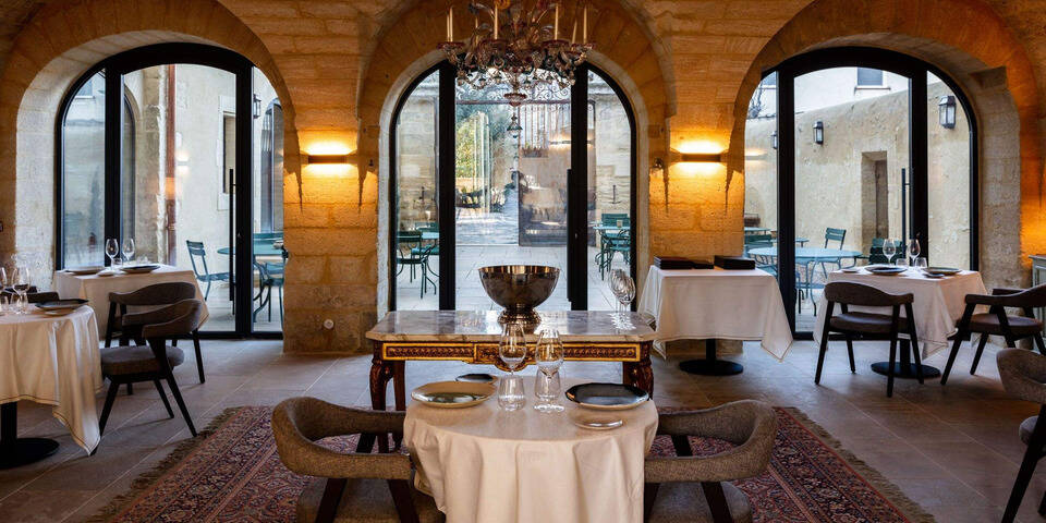 restaurant