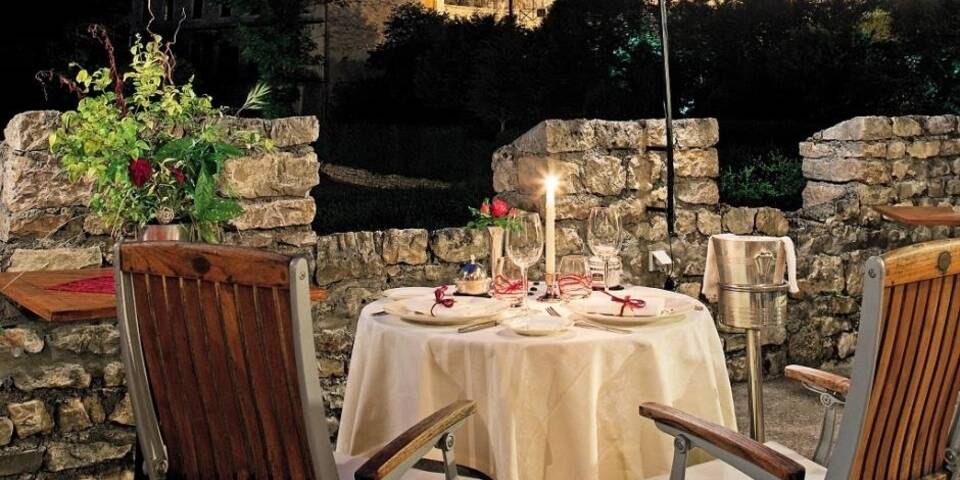 restaurant