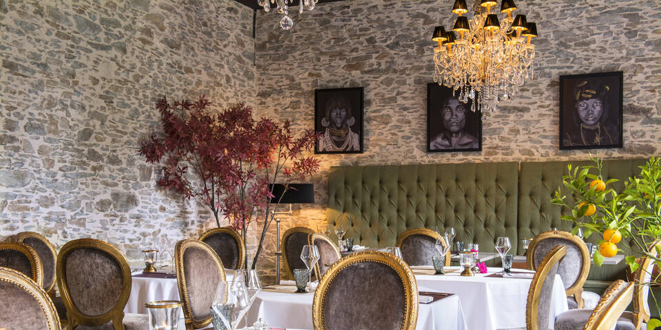 restaurant