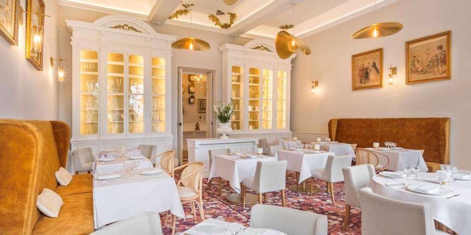 restaurant