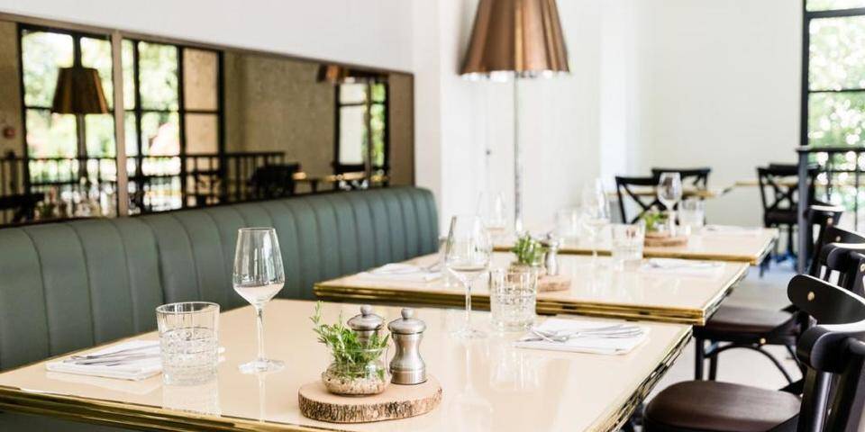 restaurant