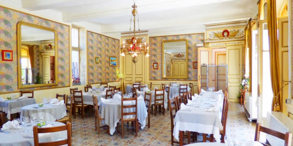 restaurant