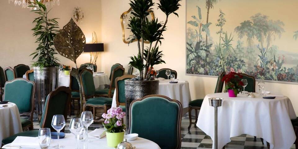 restaurant