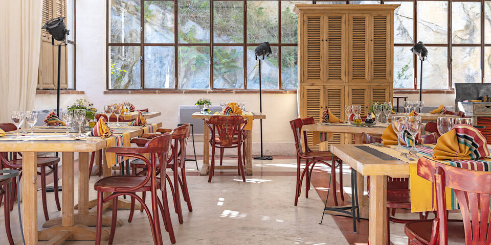 restaurant