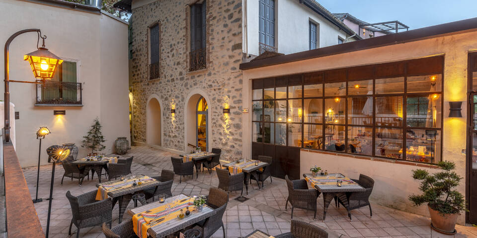 restaurant