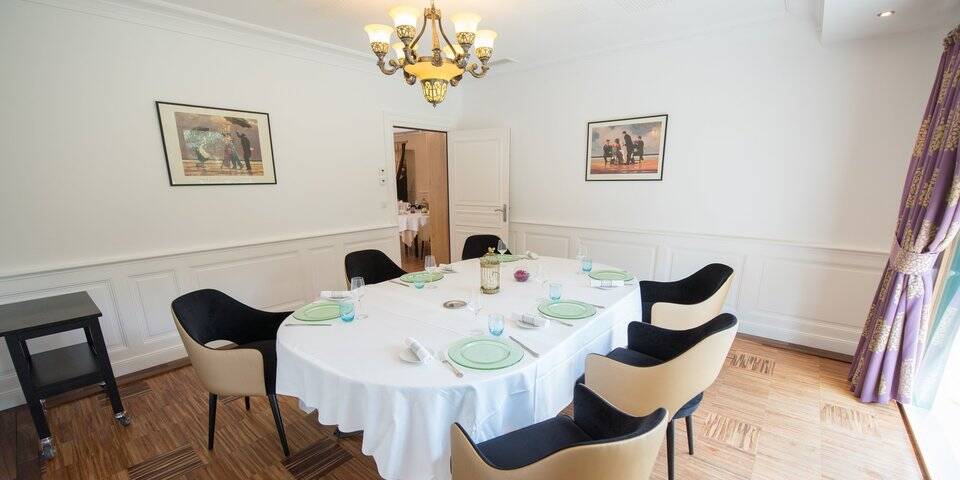 restaurant
