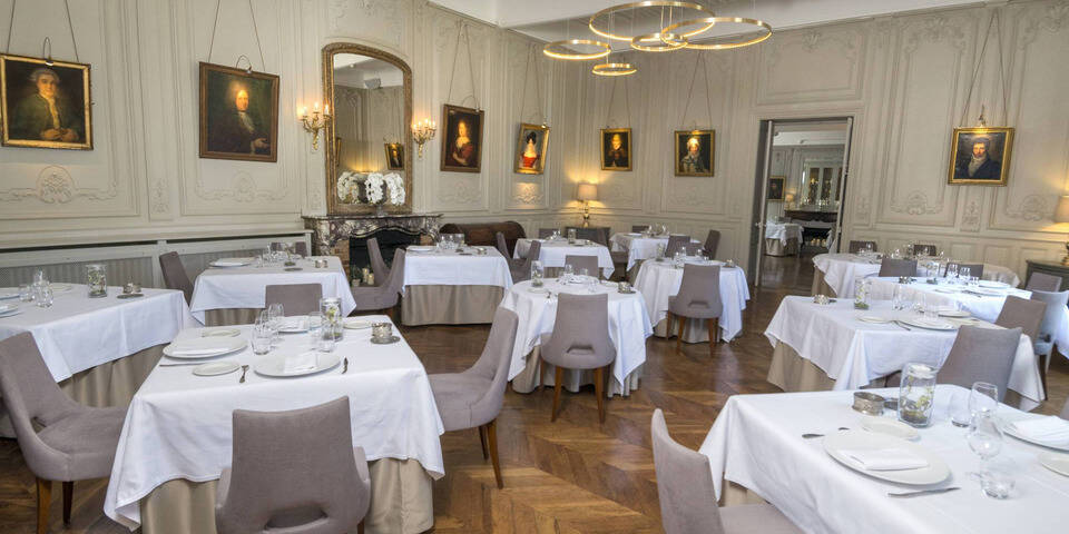 restaurant