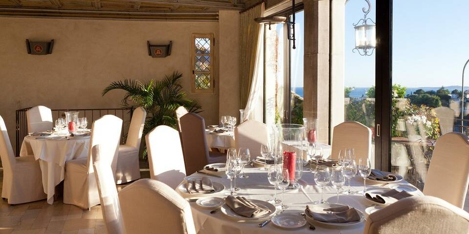 restaurant