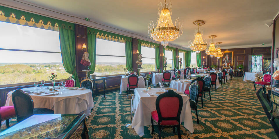 restaurant