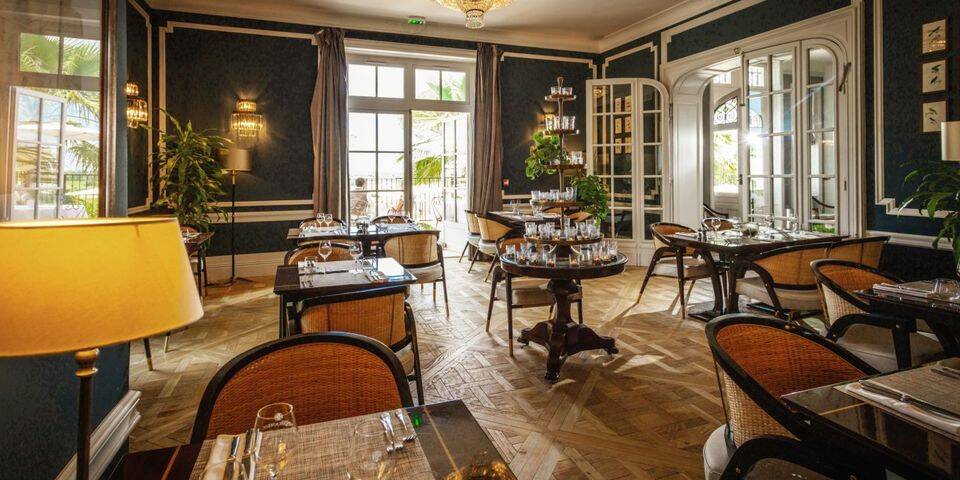 restaurant
