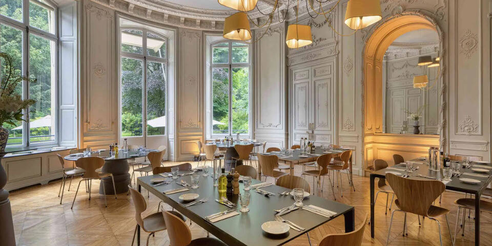 restaurant
