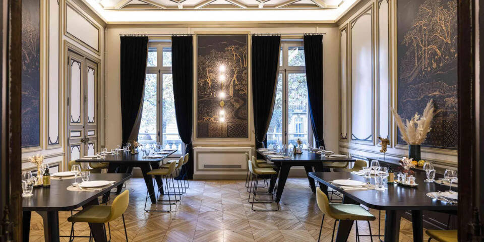 restaurant