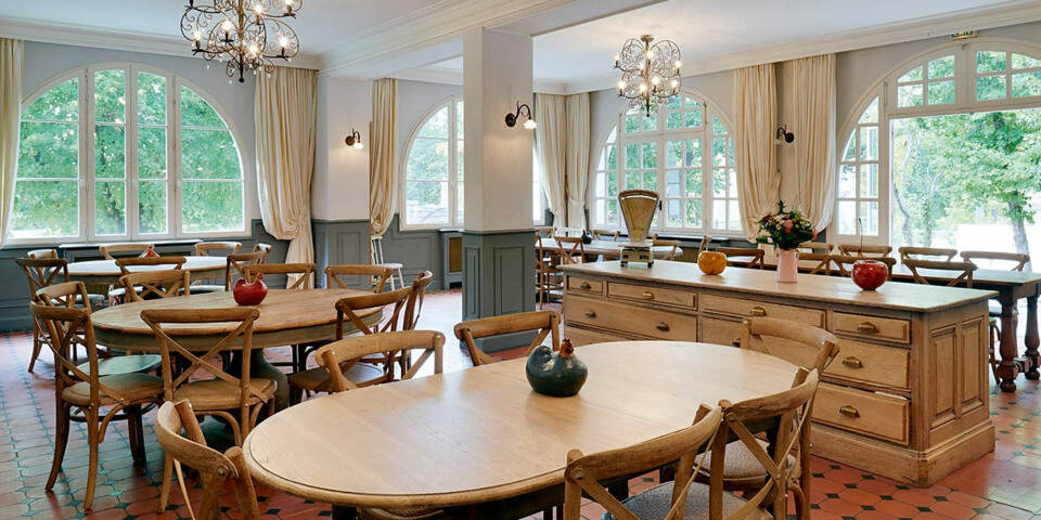 restaurant