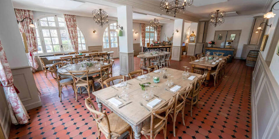 restaurant